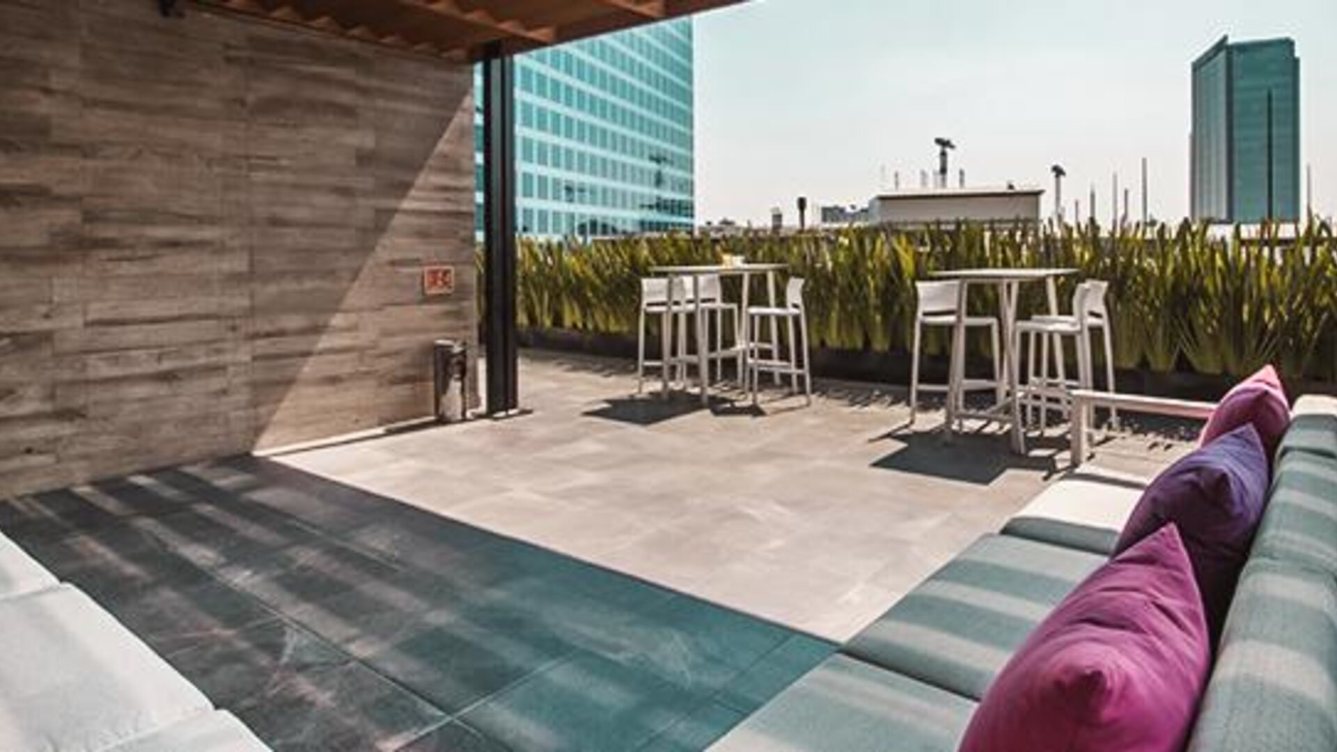 Isaaya Hotel Boutique By WTC