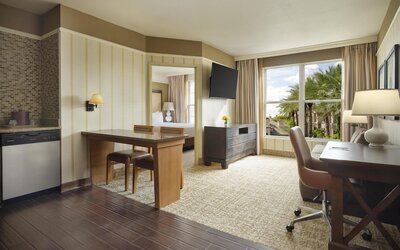 Suite, Multiple Beds, Courtyard View (Two Bedroom Two Kings)