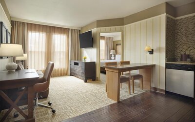 Suite, 1 King Bed with Sofa bed, Courtyard View (One Bedroom)