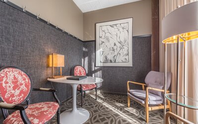 Proximity Hotel