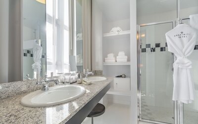 Proximity Hotel
