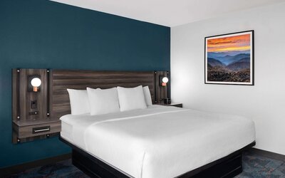 La Quinta Inn & Suites by Wyndham Greensboro NC
