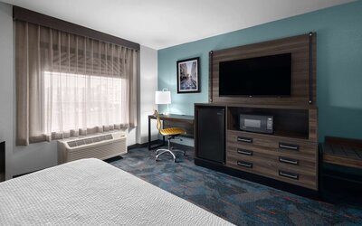 La Quinta Inn & Suites by Wyndham Greensboro NC