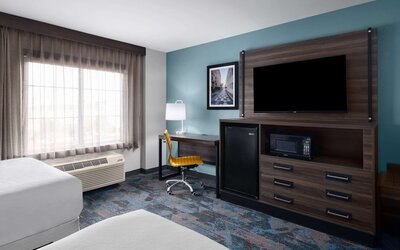 La Quinta Inn & Suites by Wyndham Greensboro NC