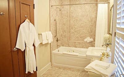 JH Adams Inn, Trademark Collection by Wyndham