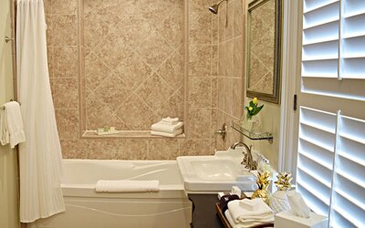 JH Adams Inn, Trademark Collection by Wyndham