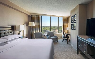 Sheraton Greensboro at Four Seasons