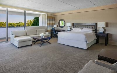 Sheraton Greensboro at Four Seasons