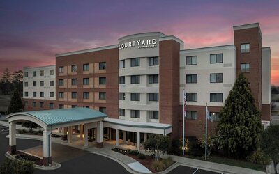 Courtyard by Marriott Greensboro Airport