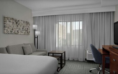 Courtyard by Marriott Greensboro Airport