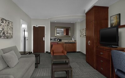 Courtyard by Marriott Greensboro Airport