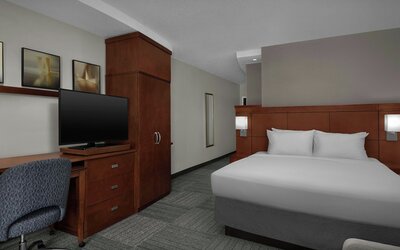 Courtyard by Marriott Greensboro Airport
