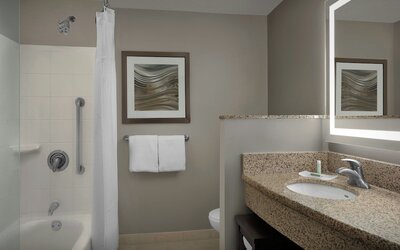 Courtyard by Marriott Greensboro Airport