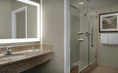 Courtyard by Marriott Greensboro Airport