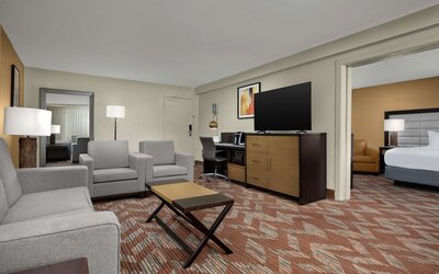 DoubleTree by Hilton Greensboro Airport