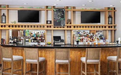 DoubleTree by Hilton Greensboro Airport