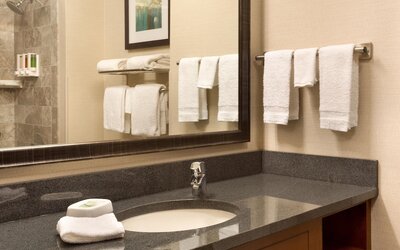 Drury Inn & Suites Burlington