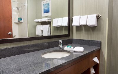 Drury Inn & Suites Burlington