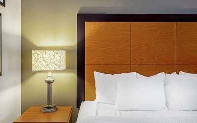 La Quinta Inn & Suites by Wyndham Harrisburg Airport Hershey