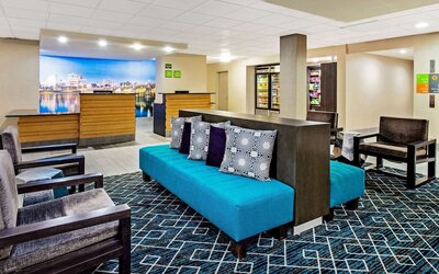 La Quinta Inn & Suites by Wyndham New Cumberland-Harrisburg