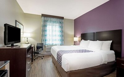 La Quinta Inn & Suites by Wyndham New Cumberland-Harrisburg