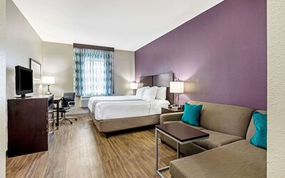 La Quinta Inn & Suites by Wyndham New Cumberland-Harrisburg