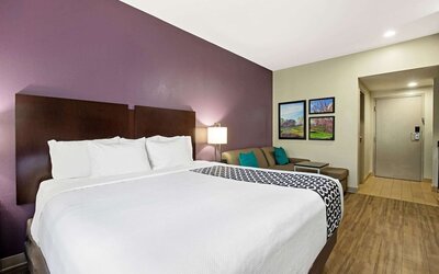 La Quinta Inn & Suites by Wyndham New Cumberland-Harrisburg