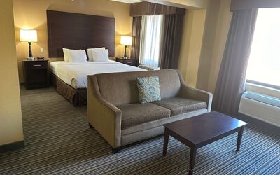 Wingate by Wyndham Harrisburg Near Hershey