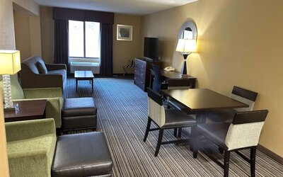Wingate by Wyndham Harrisburg Near Hershey
