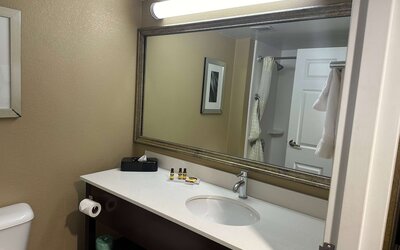 Wingate by Wyndham Harrisburg Near Hershey