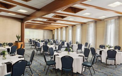 Delta Hotels by Marriott Helena Colonial