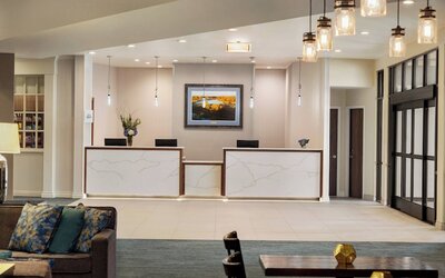 Delta Hotels by Marriott Helena Colonial