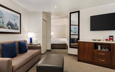 Delta Hotels by Marriott Helena Colonial