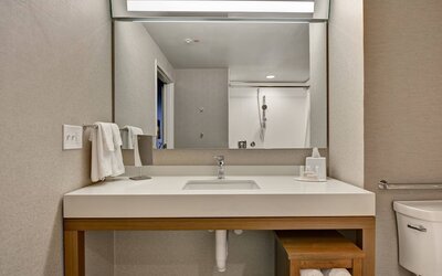 Courtyard by Marriott Jackson Madison