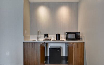 Courtyard by Marriott Jackson Madison