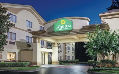 La Quinta Inn & Suites by Wyndham Jackson Airport/Pearl