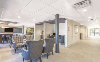 La Quinta Inn & Suites by Wyndham Jackson Airport/Pearl