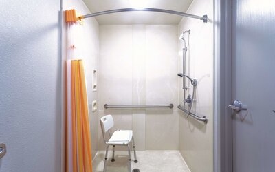 La Quinta Inn & Suites by Wyndham Jackson Airport/Pearl
