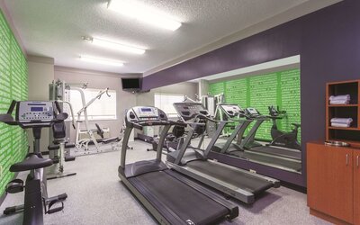 La Quinta Inn & Suites by Wyndham Jackson Airport/Pearl