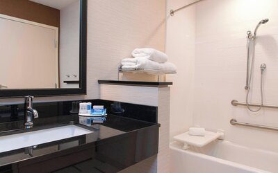 Fairfield Inn & Suites by Marriott Jackson Clinton