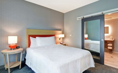 Home2 Suites by Hilton Jacksonville-South/St. Johns Town Ctr