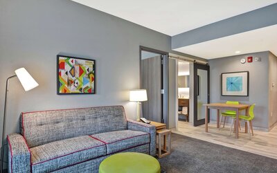 Home2 Suites by Hilton Jacksonville-South/St. Johns Town Ctr
