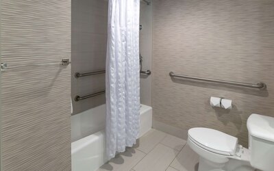 DoubleTree by Hilton Hotel Jacksonville Airport