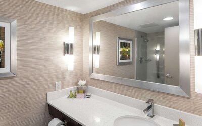 DoubleTree by Hilton Hotel Jacksonville Airport