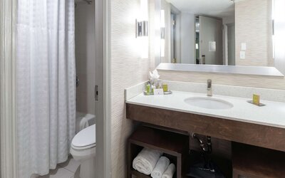 DoubleTree by Hilton Hotel Jacksonville Airport
