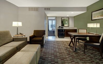 Embassy Suites by Hilton Jacksonville Baymeadows