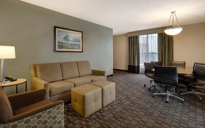 Embassy Suites by Hilton Jacksonville Baymeadows