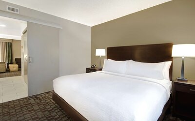 Embassy Suites by Hilton Jacksonville Baymeadows