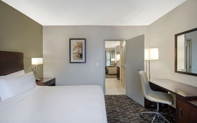 Embassy Suites by Hilton Jacksonville Baymeadows
