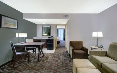 Embassy Suites by Hilton Jacksonville Baymeadows